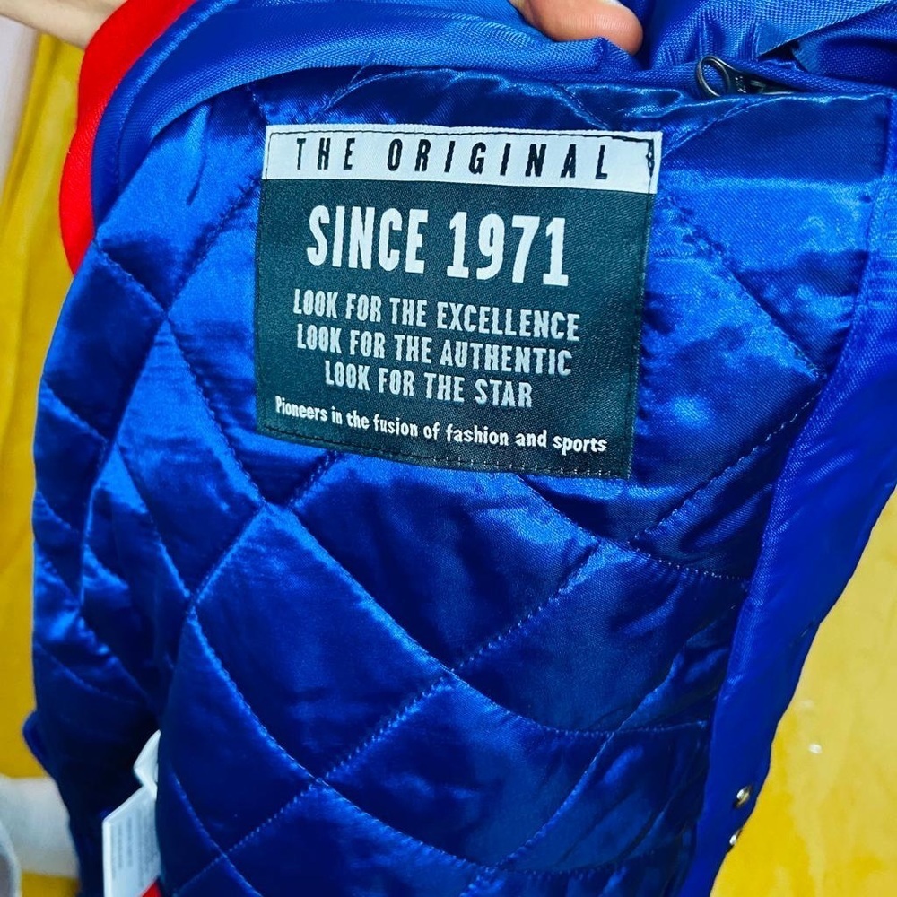 Vintage Philadelphia 76’ers jacket
Starter jacket retro - Picture 4 of 4